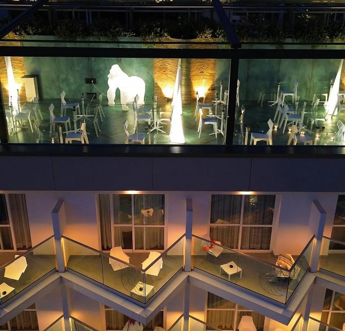 Essence Hotel Boutique 토레몰리노스